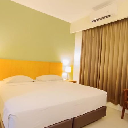 Hotel Wisata Палембанг Экстерьер фото
