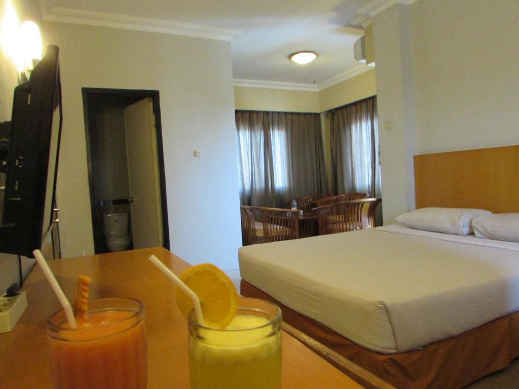 Hotel Wisata Палембанг Экстерьер фото