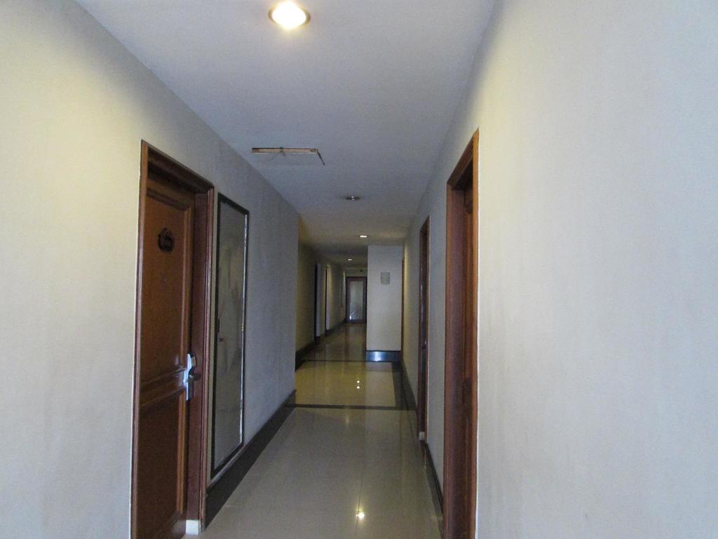 Hotel Wisata Палембанг Экстерьер фото